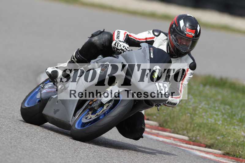 /Archiv-2023/06 10.04.2023 Moto Club Anneau du Rhin/Blanc-Novice/132